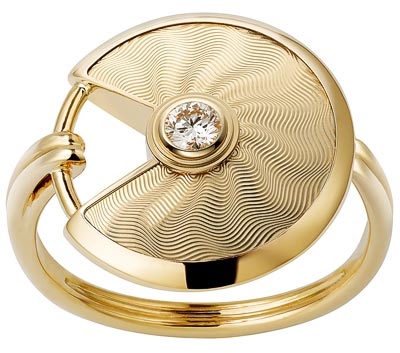 - <b>Amulette de Cartier Ring - </b> Small Model - Yellow gold, a diamond