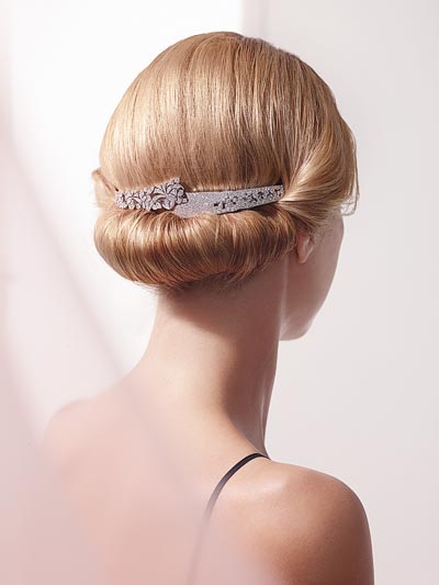 Bijou de tte  Jeanne  en or blanc 18K sertie de 512 diamants taille brillant pour un poids total de 14,53 carats. Collection  Coco avant Chanel 