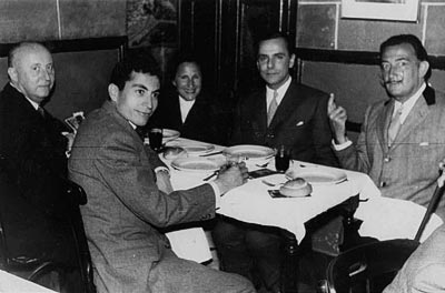 - Christian Dior, Gala and Salvador Dalí, Tony Sandro (or Jacques Benita) and Victor Grandpierre DR.