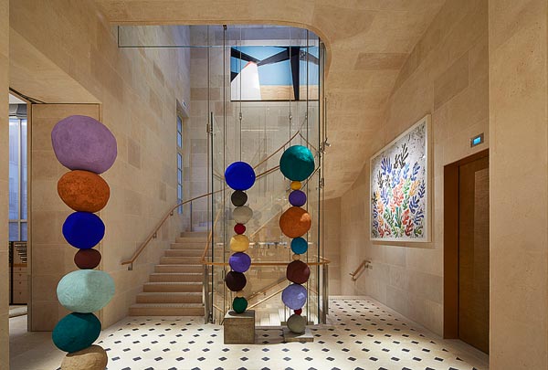 Louis Vuitton Place Vendme Store - Escalier menant au 1er tage