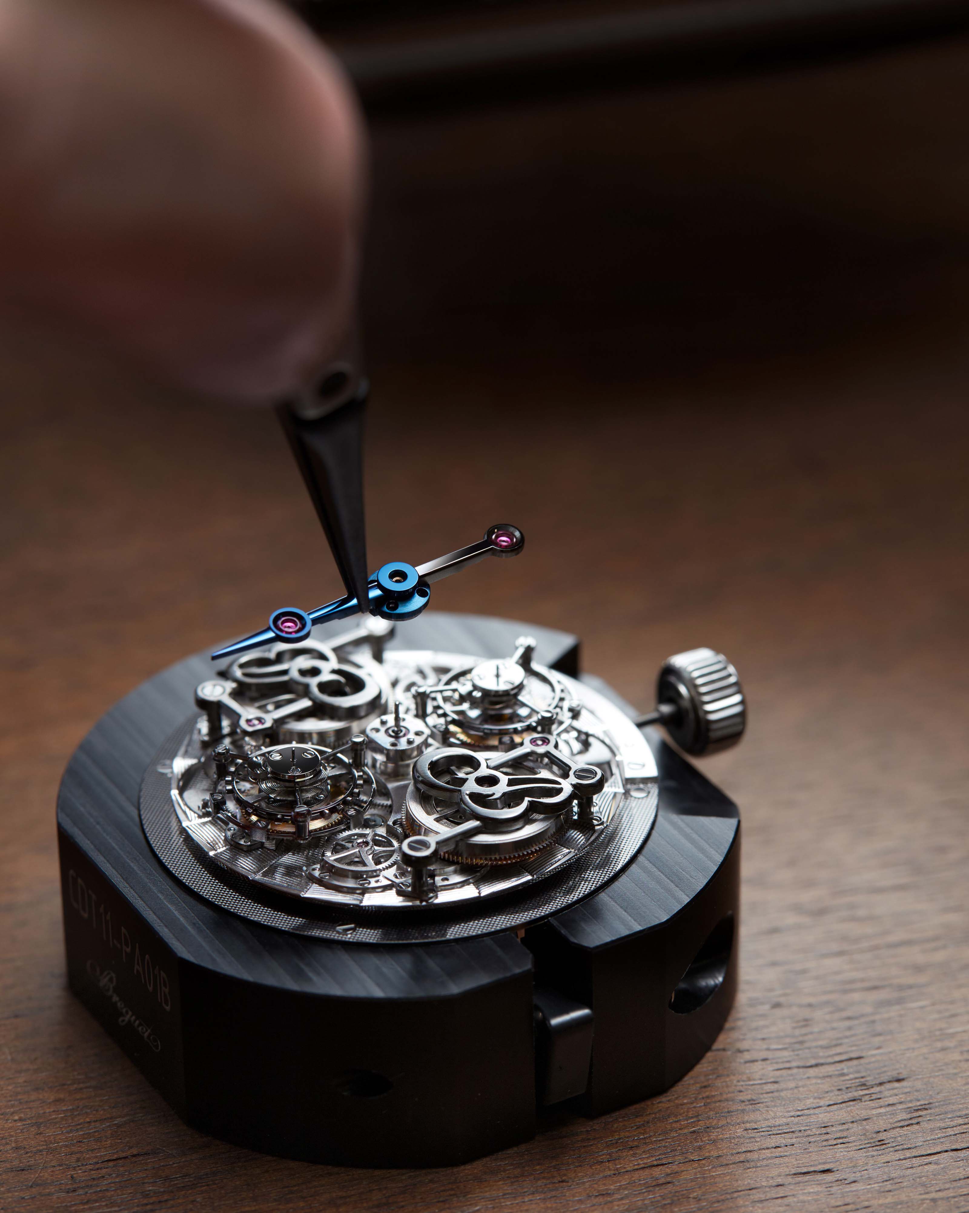 La Cote des Montres : La montre Breguet Classique Double Tourbillon 5345  Quai de l'Horloge - Virtuosité mécanique et maestria esthétique