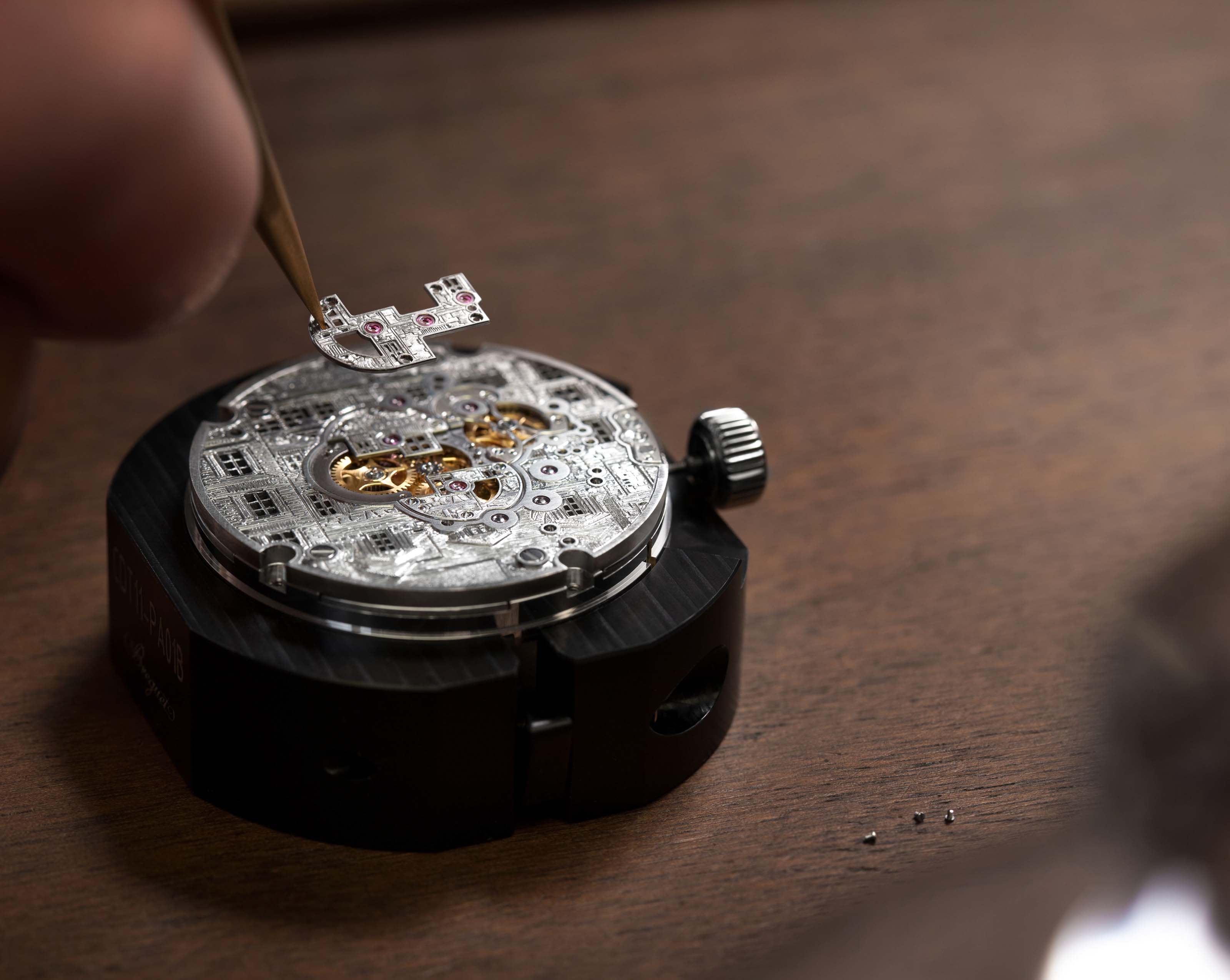 La Cote des Montres : La montre Breguet Classique Double Tourbillon 5345  Quai de l'Horloge - Virtuosité mécanique et maestria esthétique