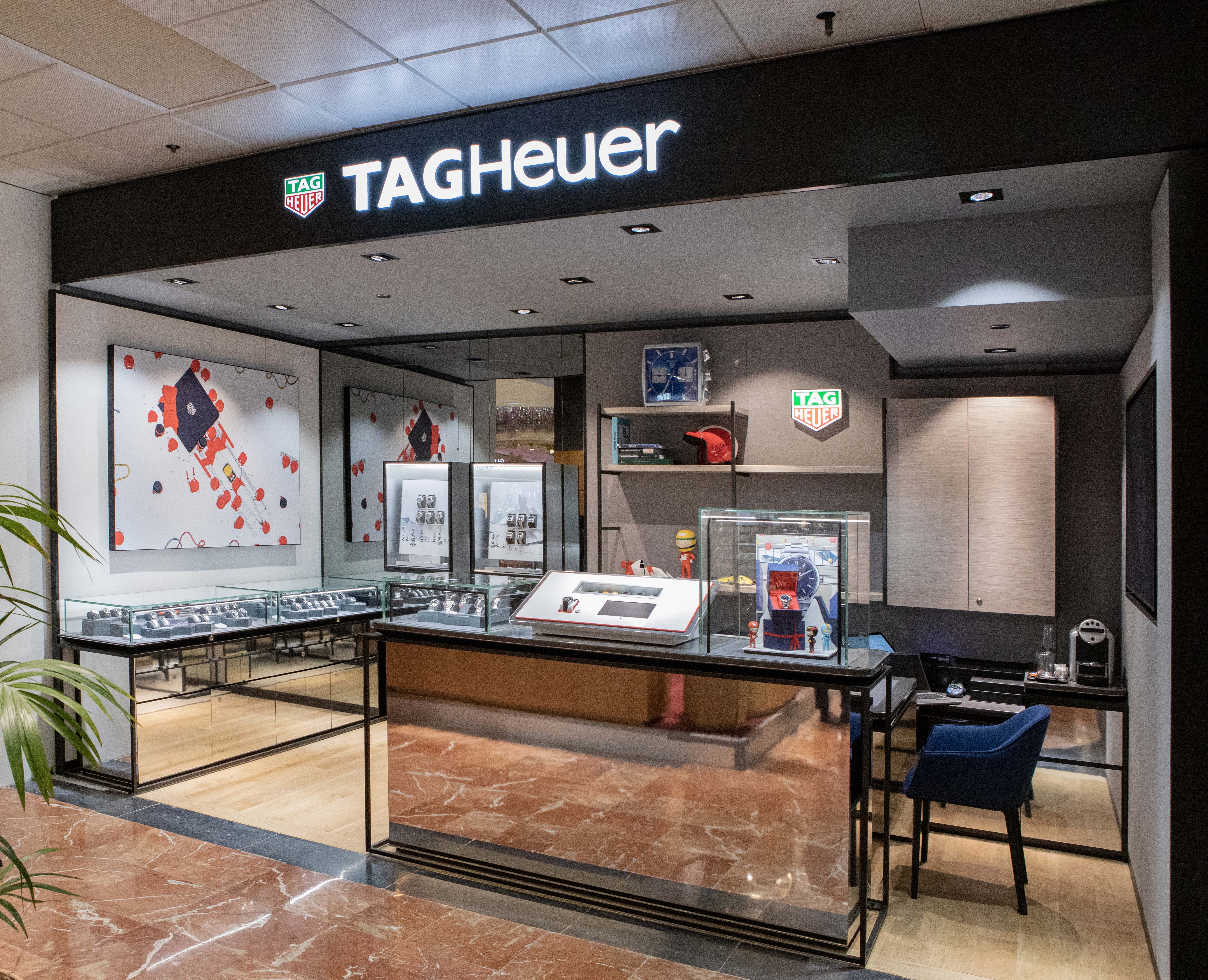 LA PLUS MODERNE MONACO DE TAG HEUER