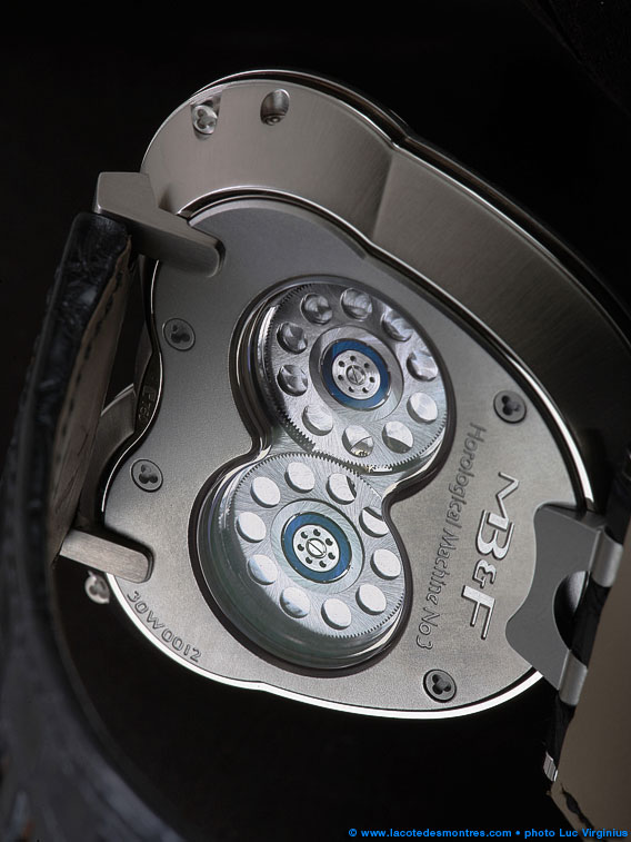 La Cote des Montres : Shooting de la montre MB&F HM3 Horological ...