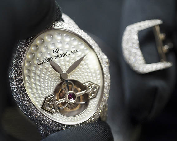 La Cote Des Montres La Montre Girard Perregaux Cat s Eye Joaillerie la-cote-des-montres-la-montre-girard-perregaux-cat-s-eye-joaillerie