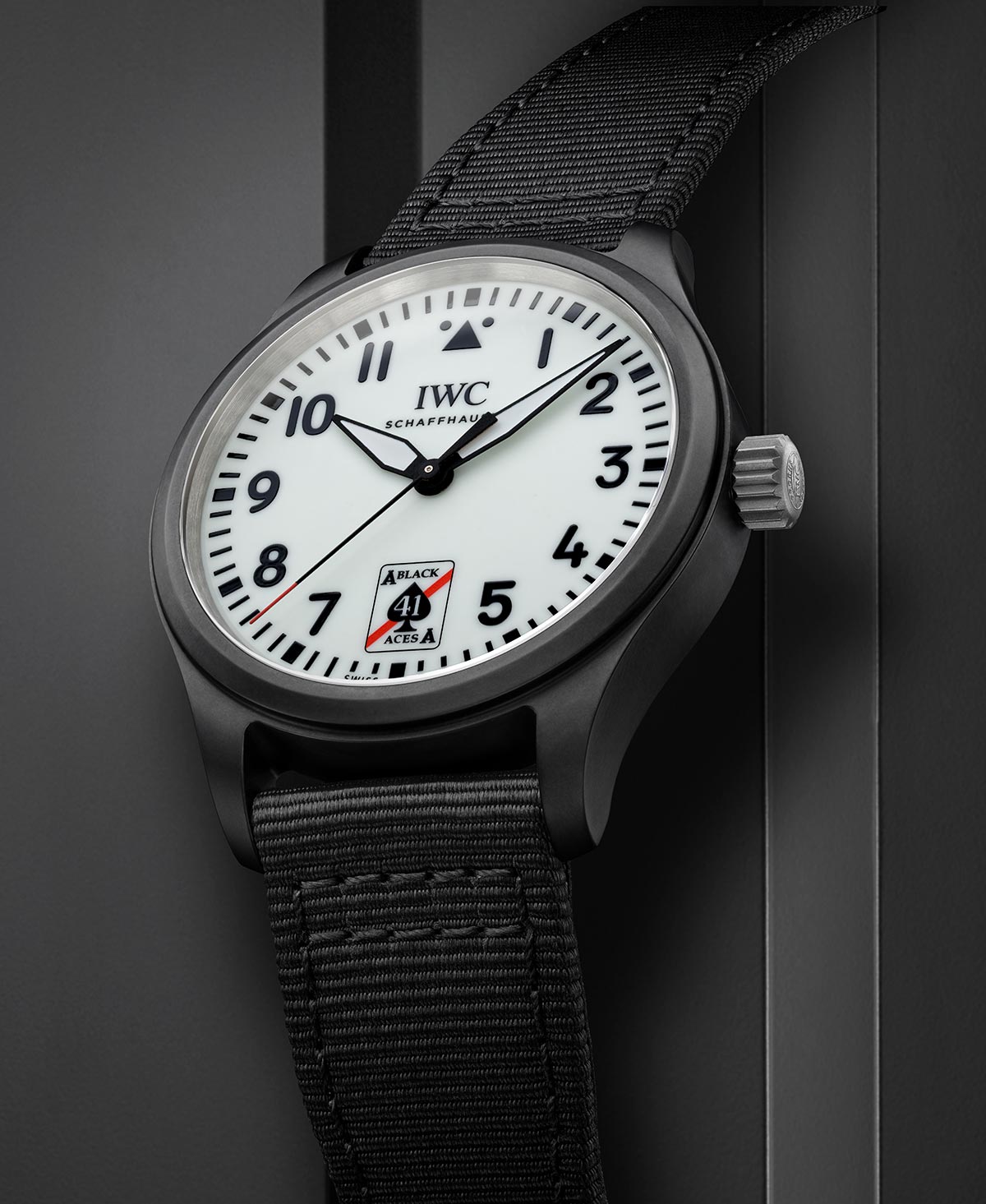 Pilot watch white online dial